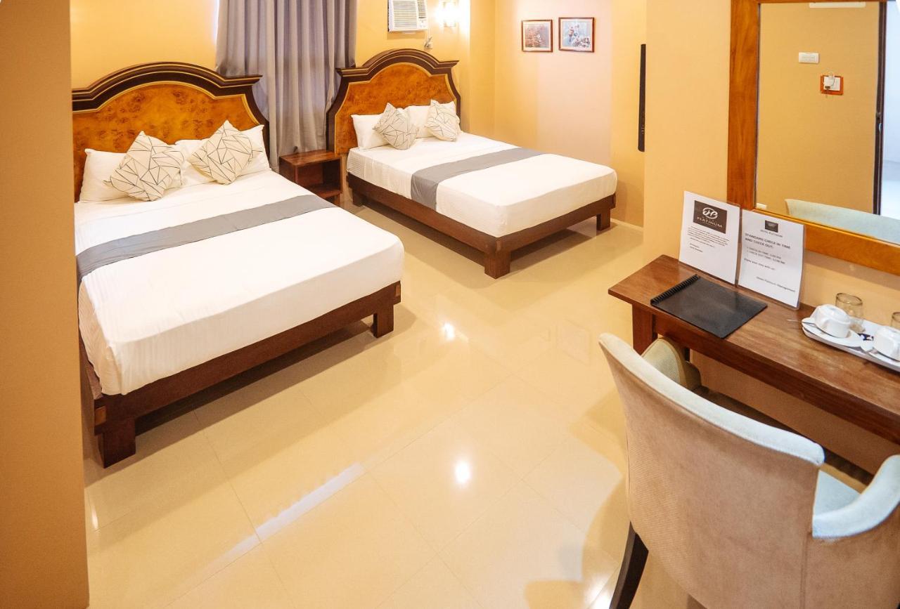 Reddoorz Plus @ Hotel Platinum Occidental Mindoro San Jose  Exteriör bild